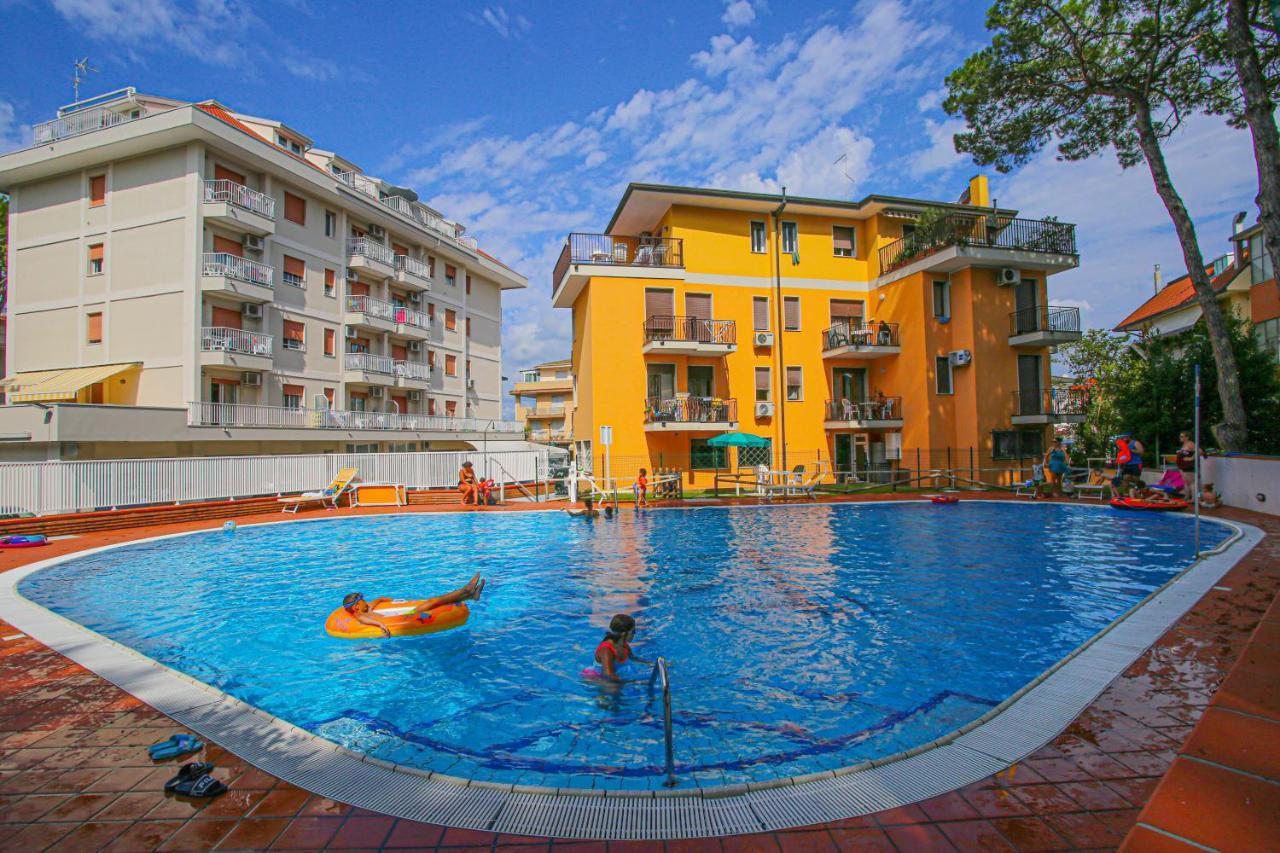 Residences La Rustica & Elite Eraclea Mare Exteriör bild